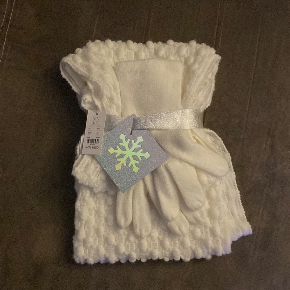 White glove and scarf set
